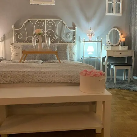 Lautus Apartment