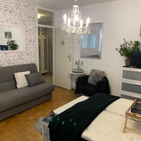 Lautus Apartment *